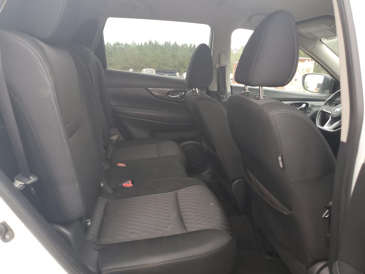 Nissan Rogue S Image 10