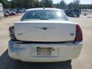 Chrysler 300 Image 11