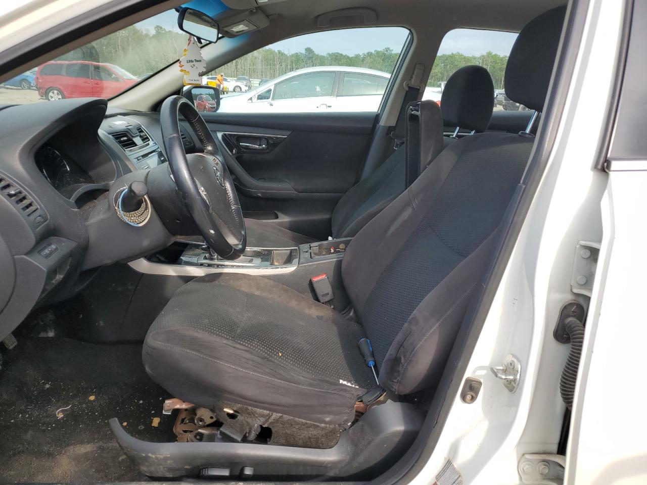 Nissan Altima 2.5 Image 2