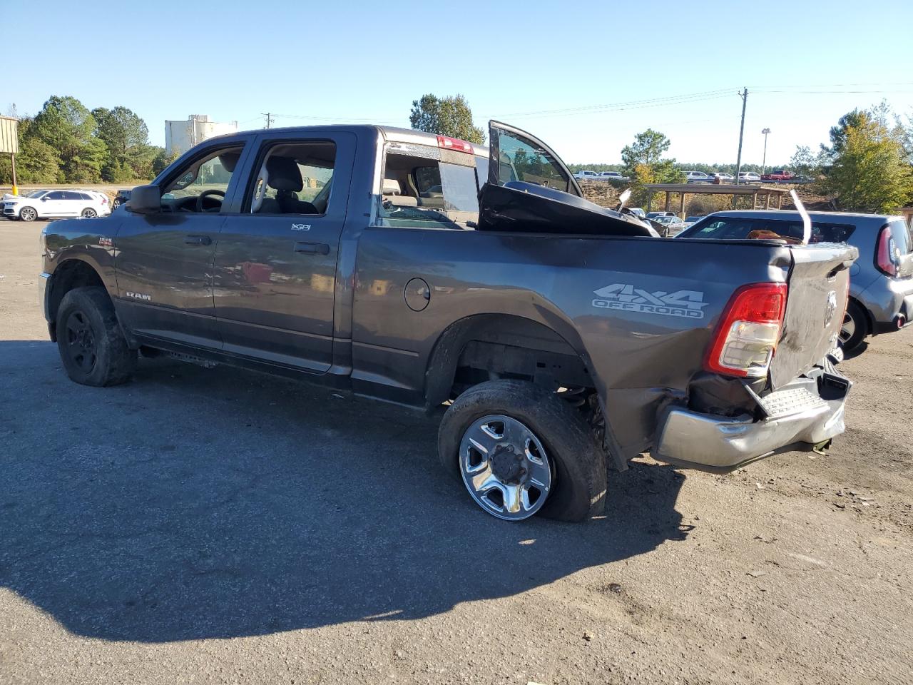 Ram 2500 Tradesman Image 2