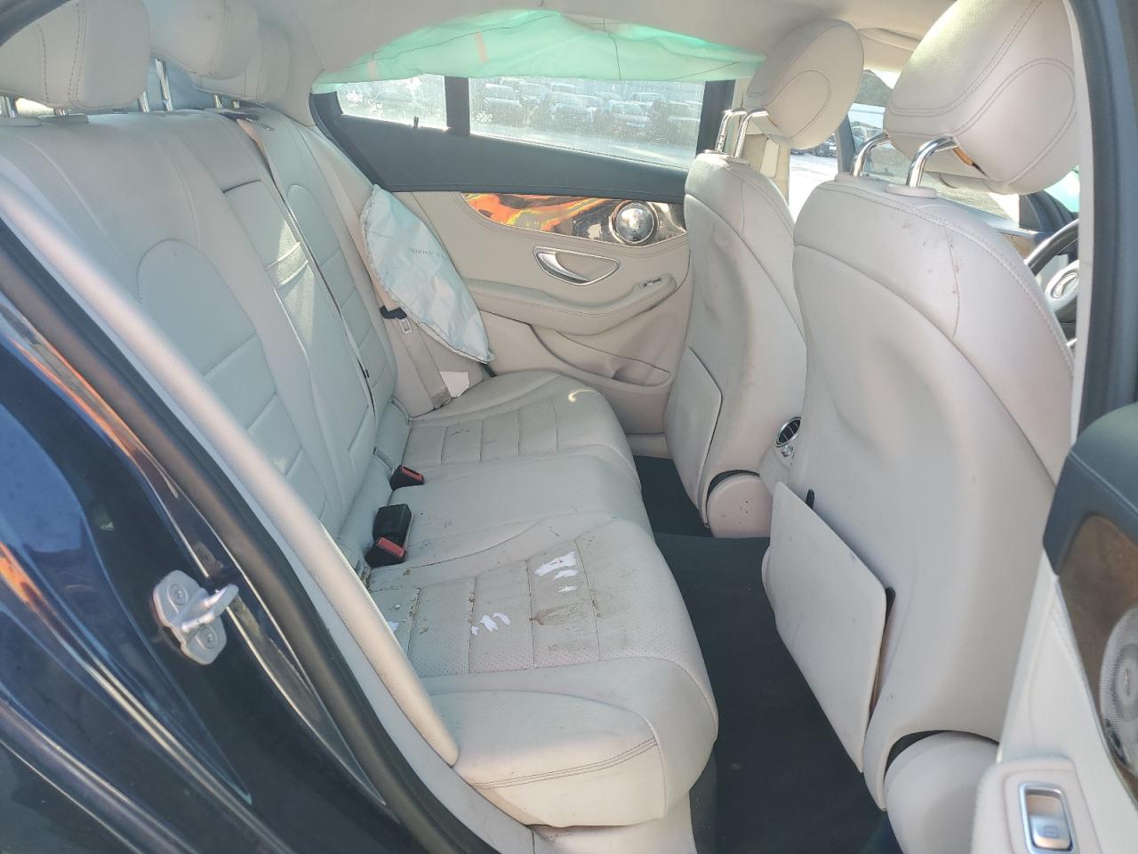 Mercedes-Benz C-Class 300 4matic Image 10