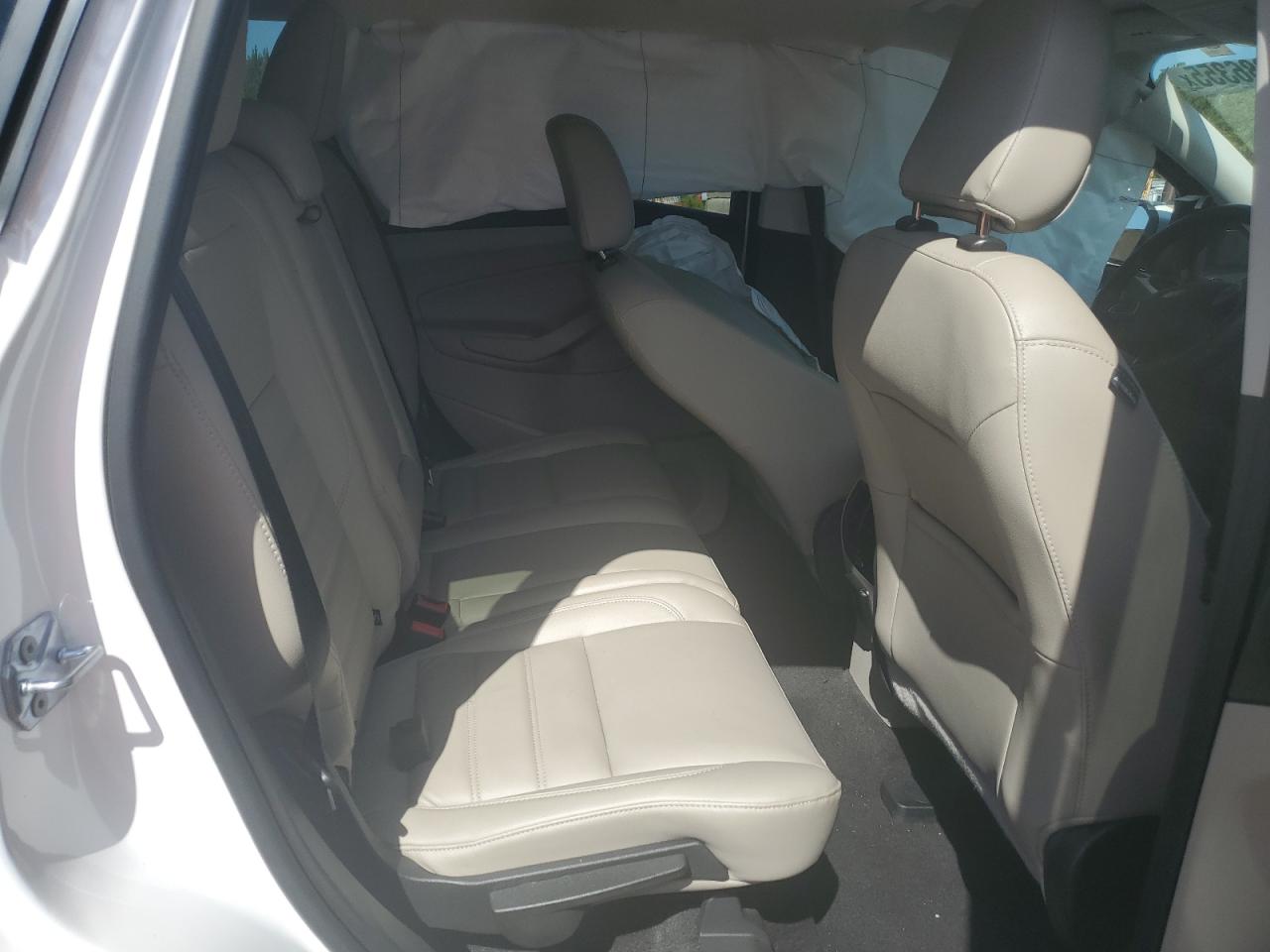 Ford Escape Titanium Image 10