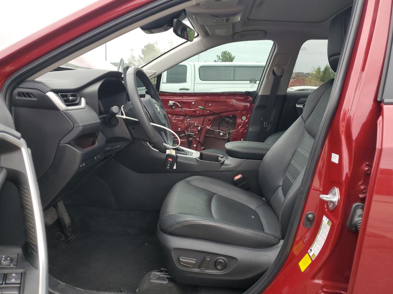 Toyota RAV4 Limited Image 10