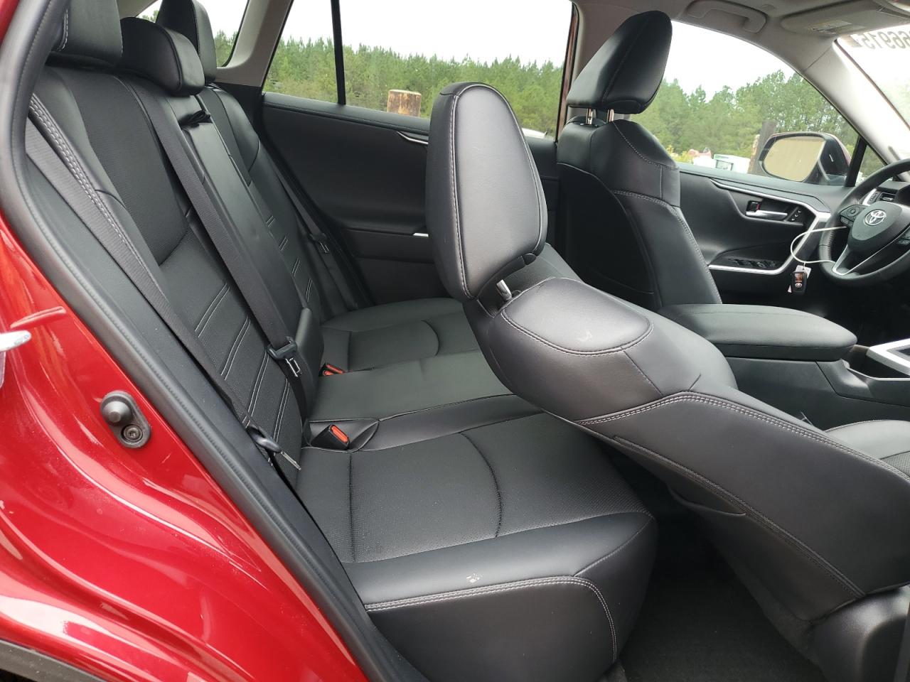 Toyota RAV4 Limited Image 12