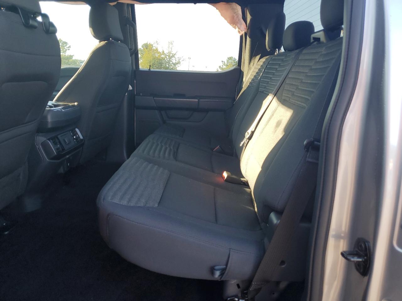 Ford F-150 Supercrew Image 4