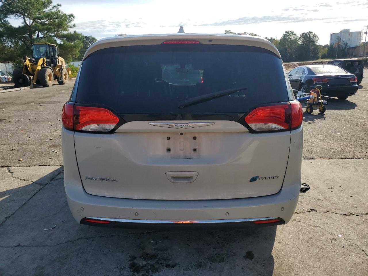 Chrysler Pacifica Hybrid Touring L Image 3