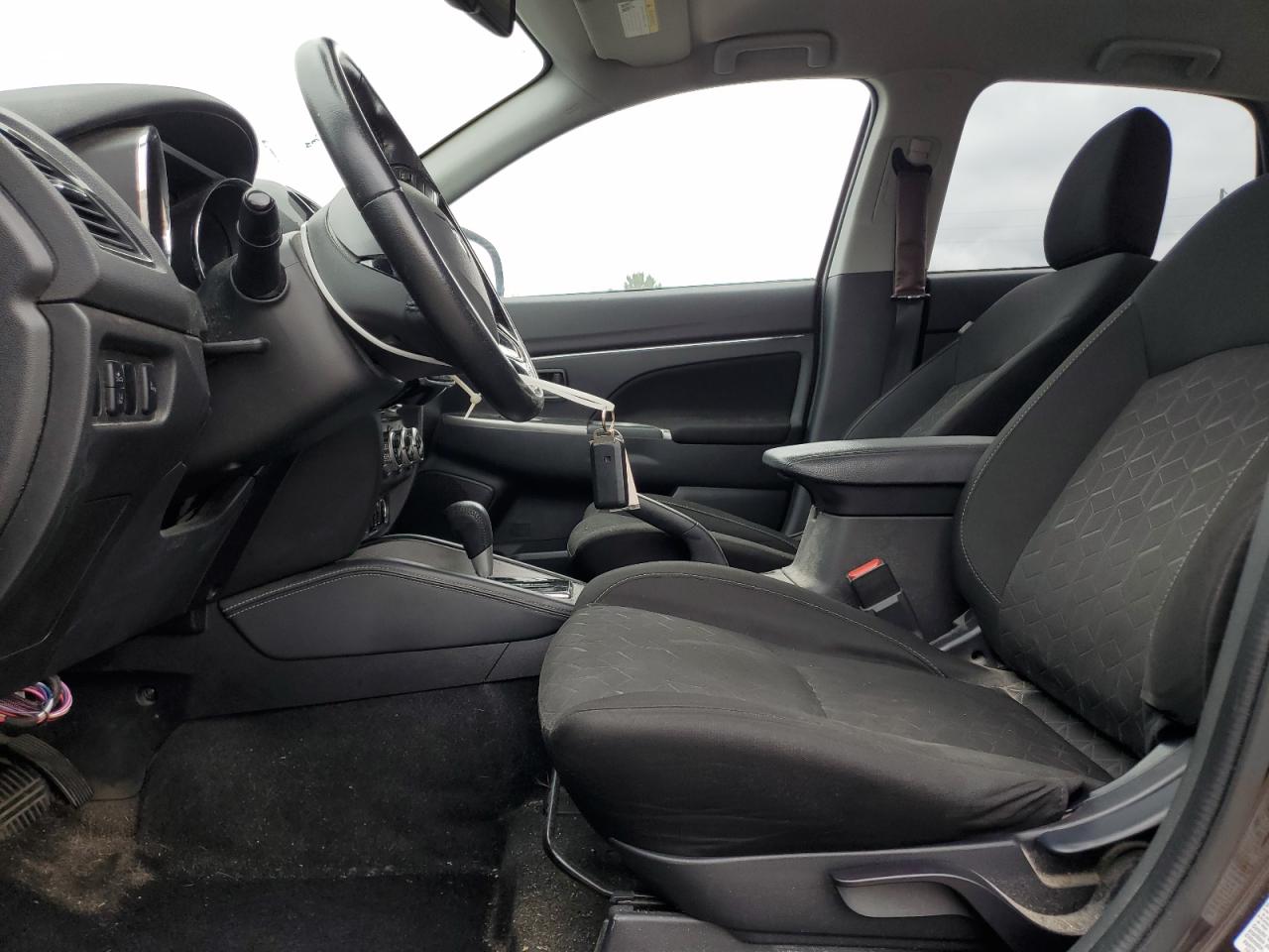 Mitsubishi Outlander Se Image 4