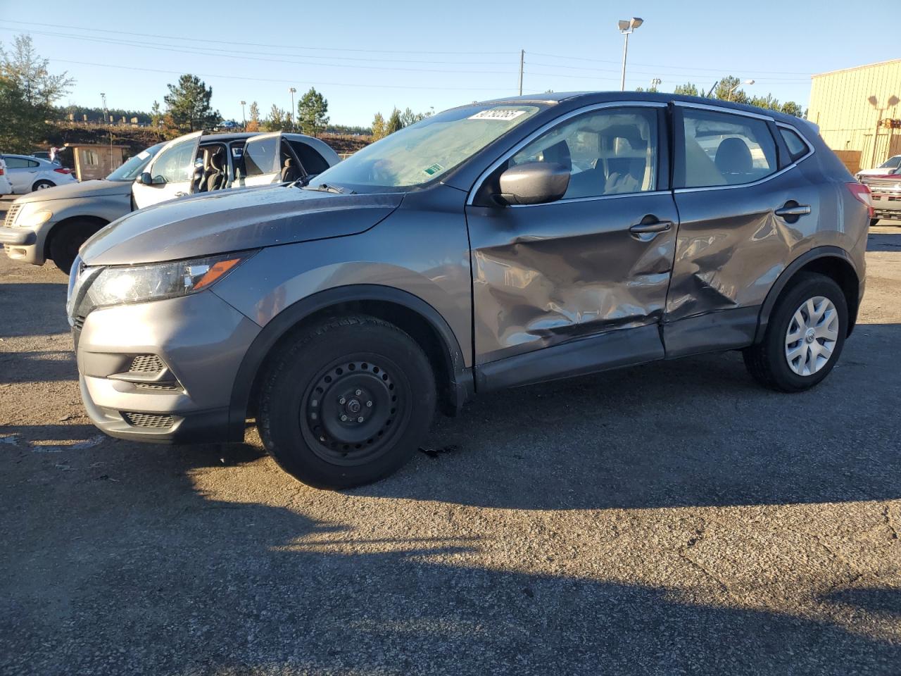 Nissan Rogue S Image 1