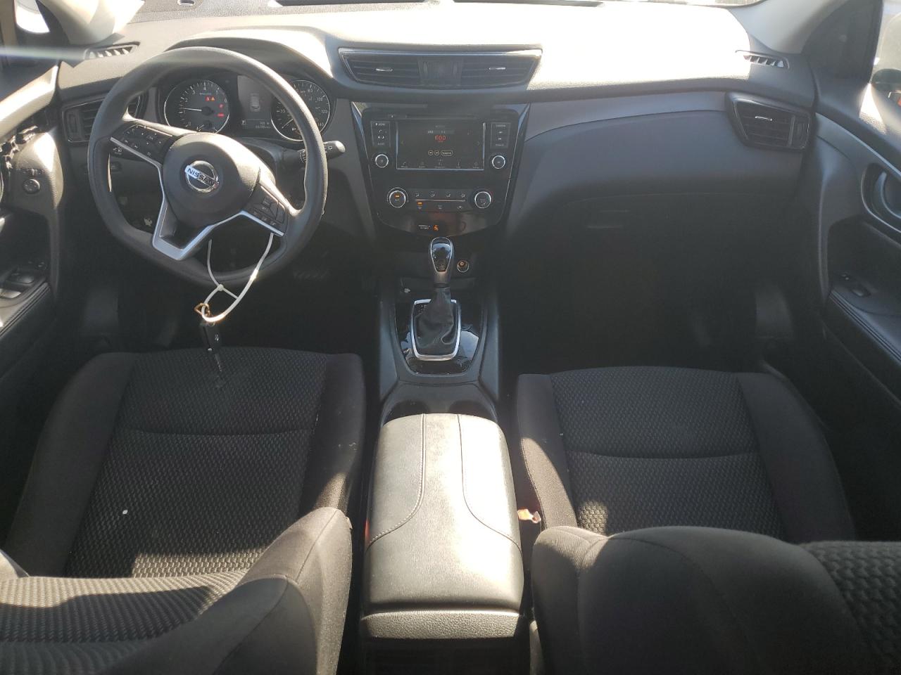 Nissan Rogue S Image 2