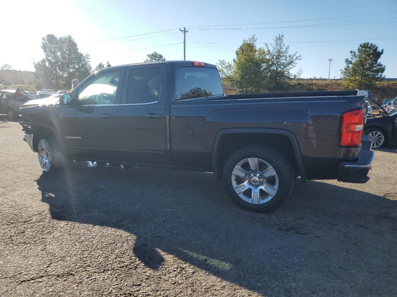GMC Sierra K1500 Sle Image 2