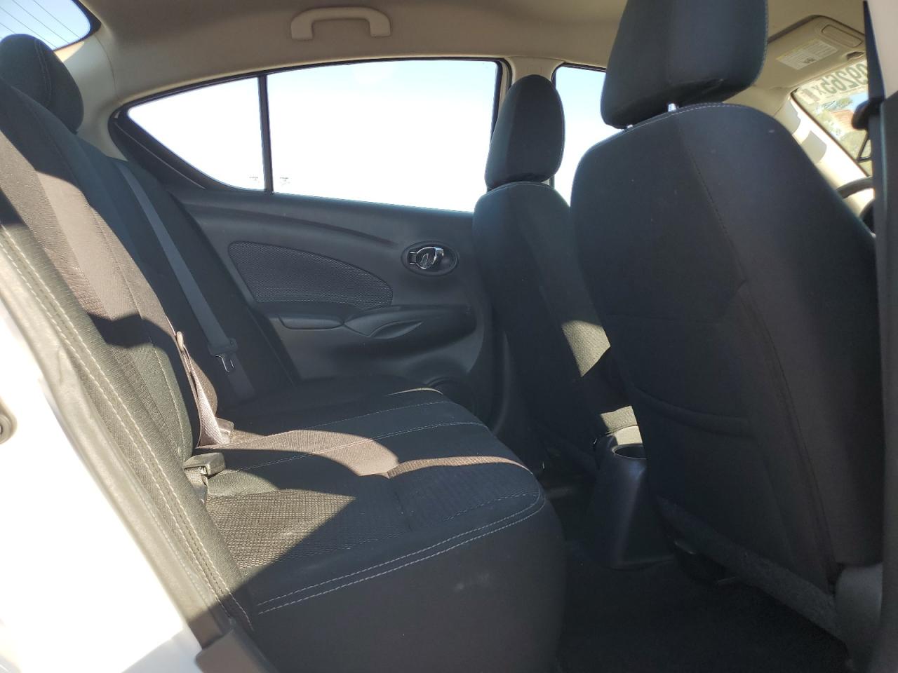 Nissan Versa S Image 11