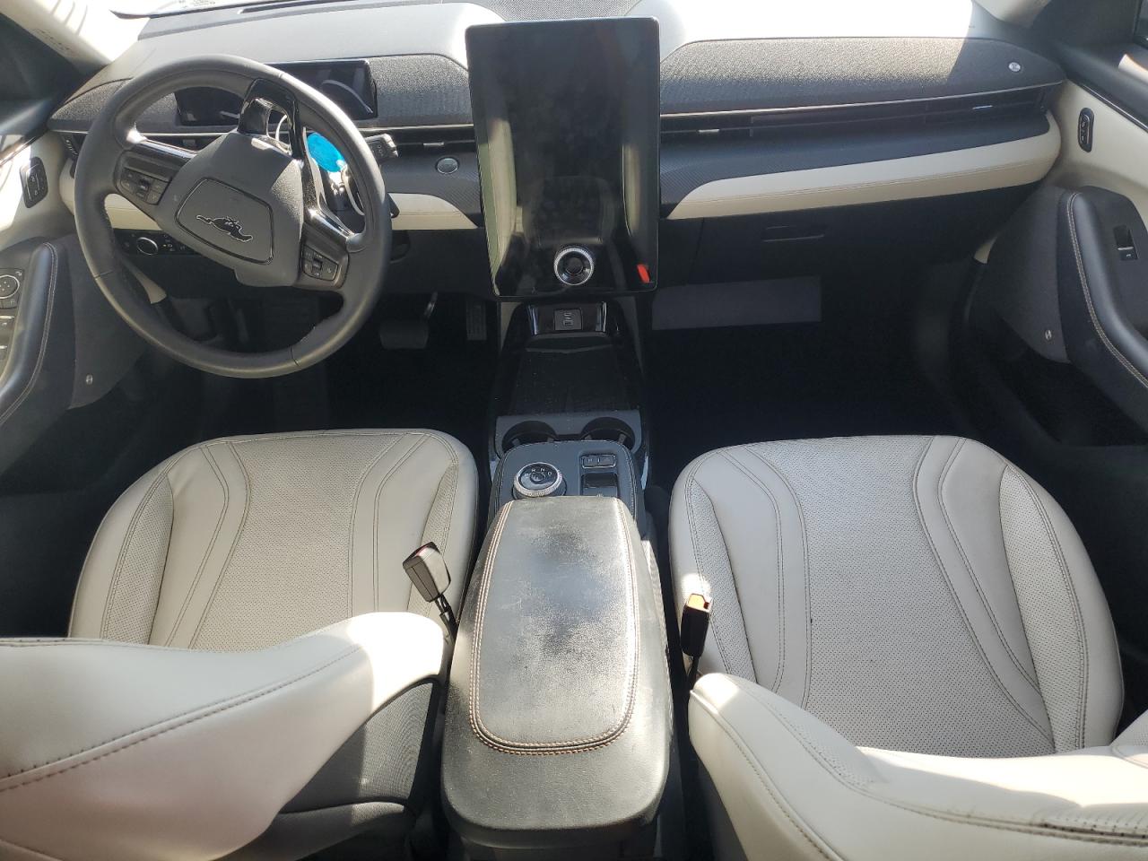 Ford Mustang Premium Image 8