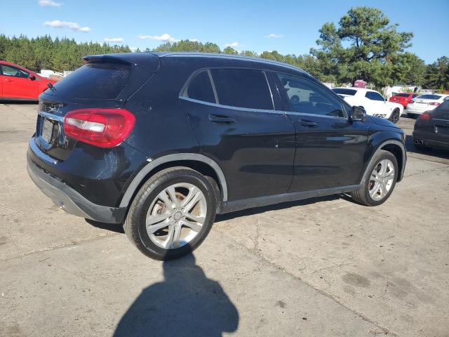 Mercedes-Benz GLA 250 4matic Image 11