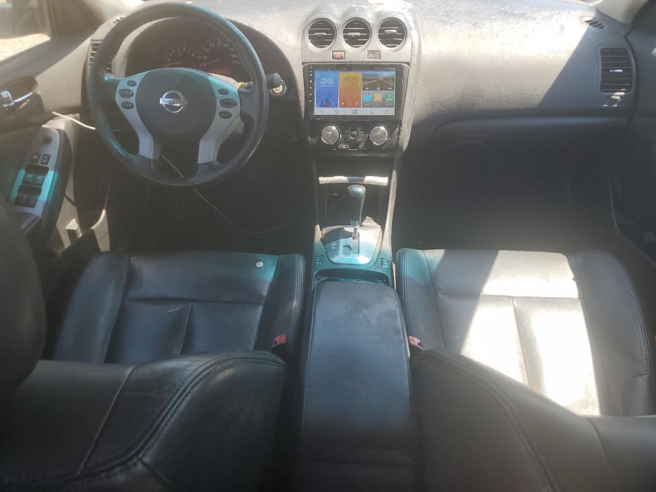 Nissan Altima 2.5 Image 8