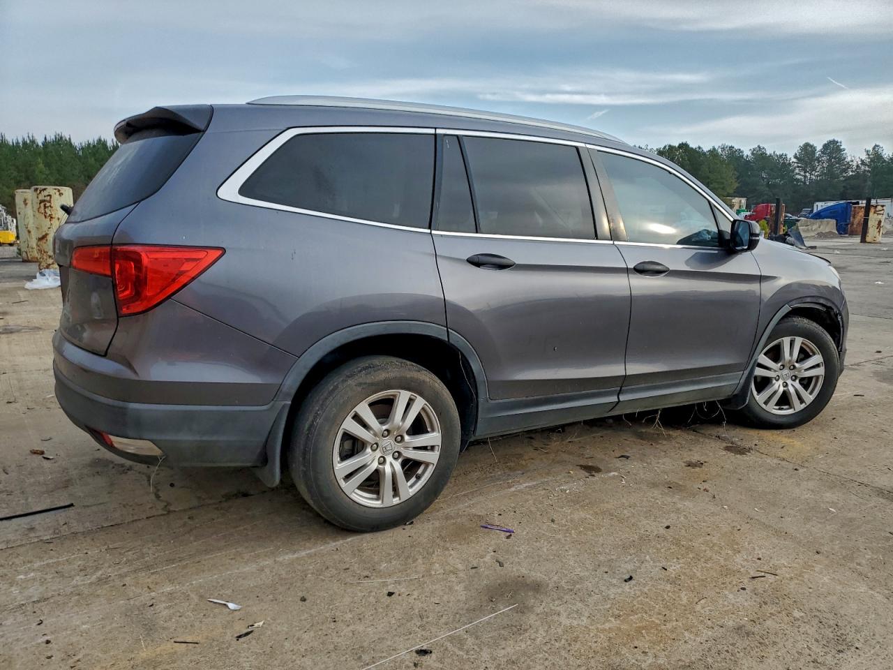 Honda Pilot Lx Image 3