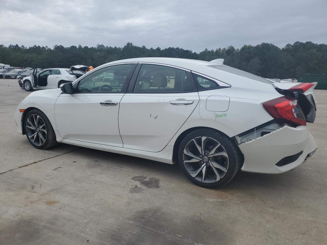 Honda Civic Touring Image 2