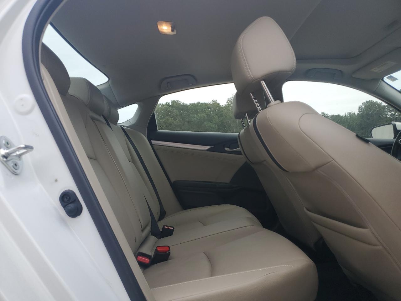 Honda Civic Touring Image 10