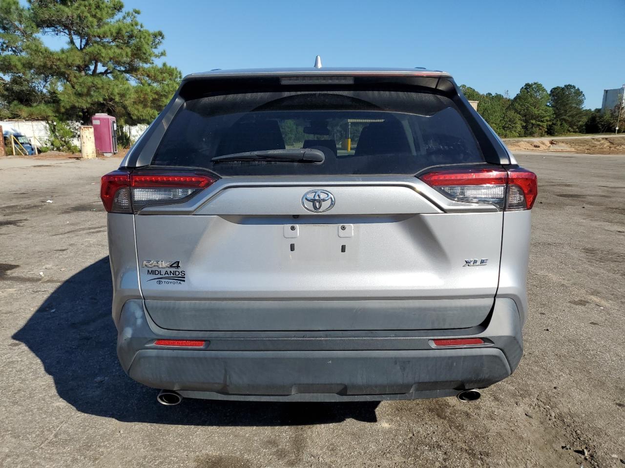 Toyota RAV4 Xle Image 3