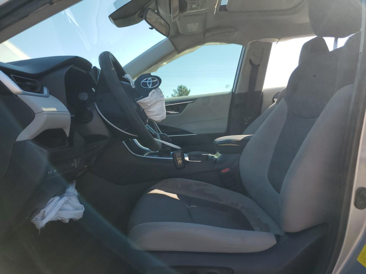 Toyota RAV4 Xle Image 9