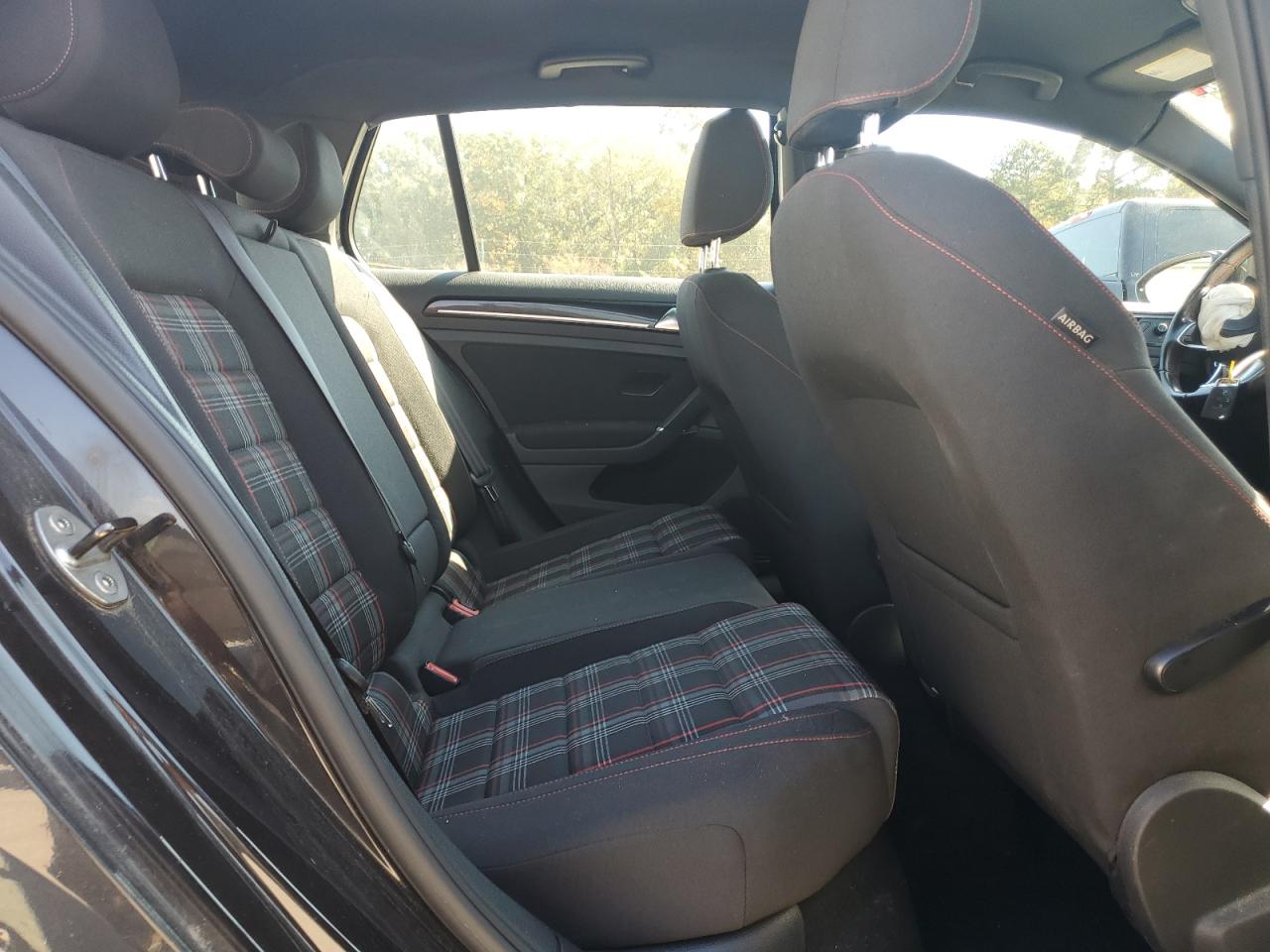 Volkswagen GTI S/se Image 5