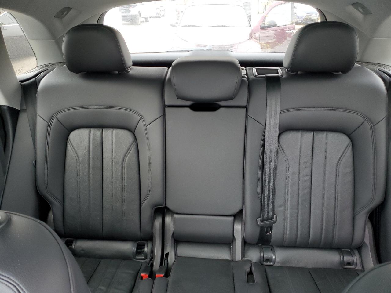 Audi Q5 Premium Image 10