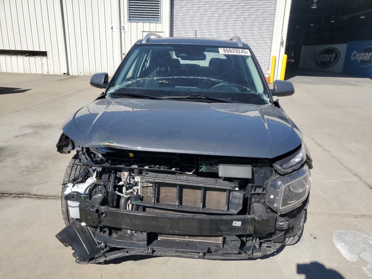 Hyundai VENUE Sel Image 2