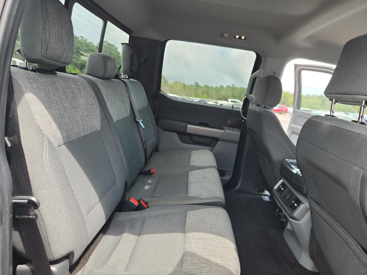 Ford F-150 Supercrew Image 6