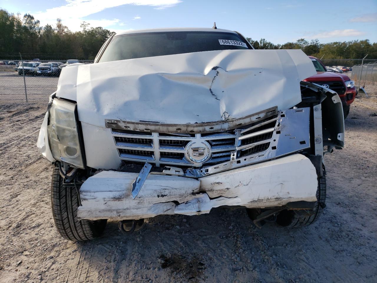 Cadillac Escalade Luxury Image 5