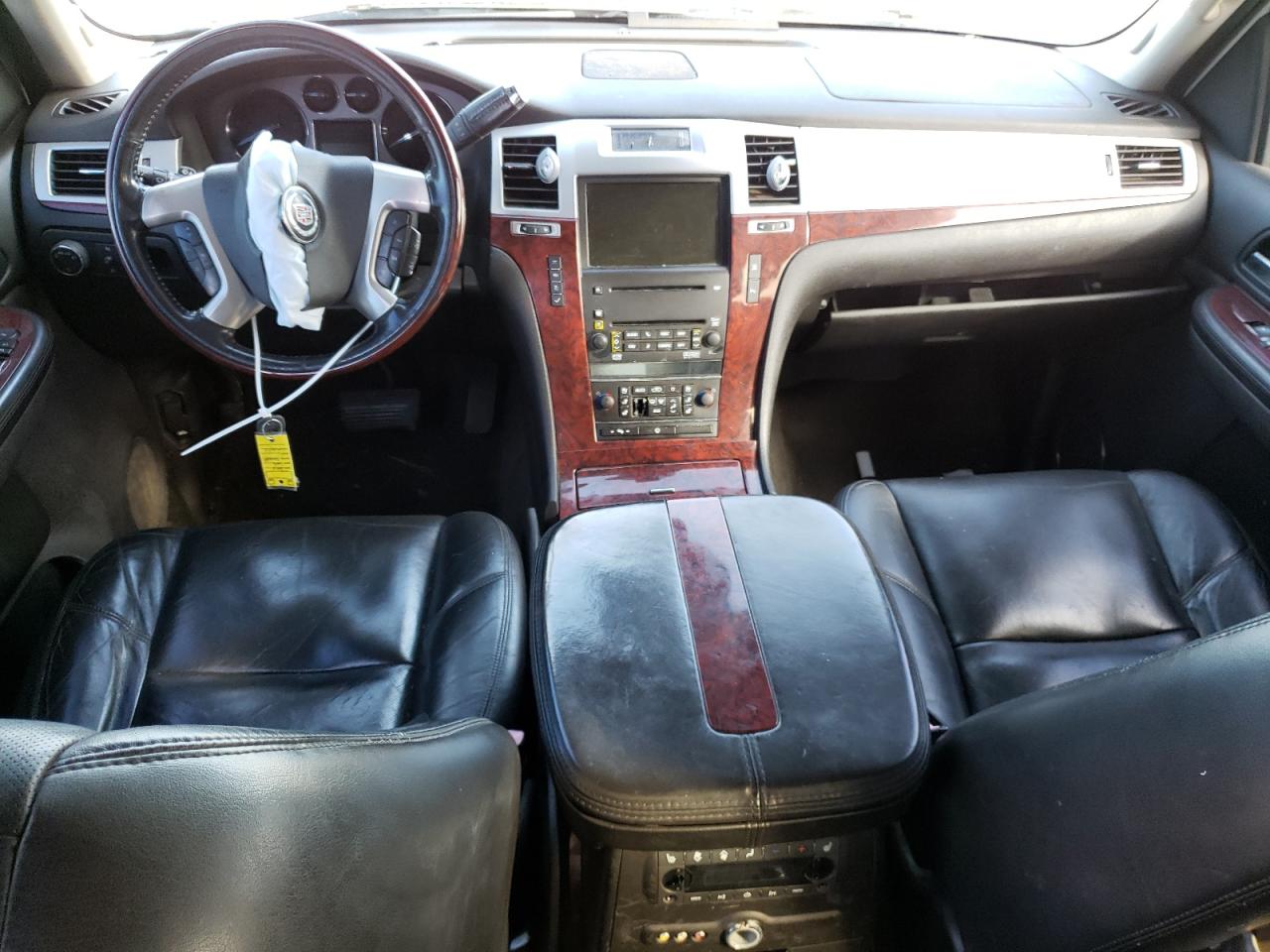 Cadillac Escalade Luxury Image 11