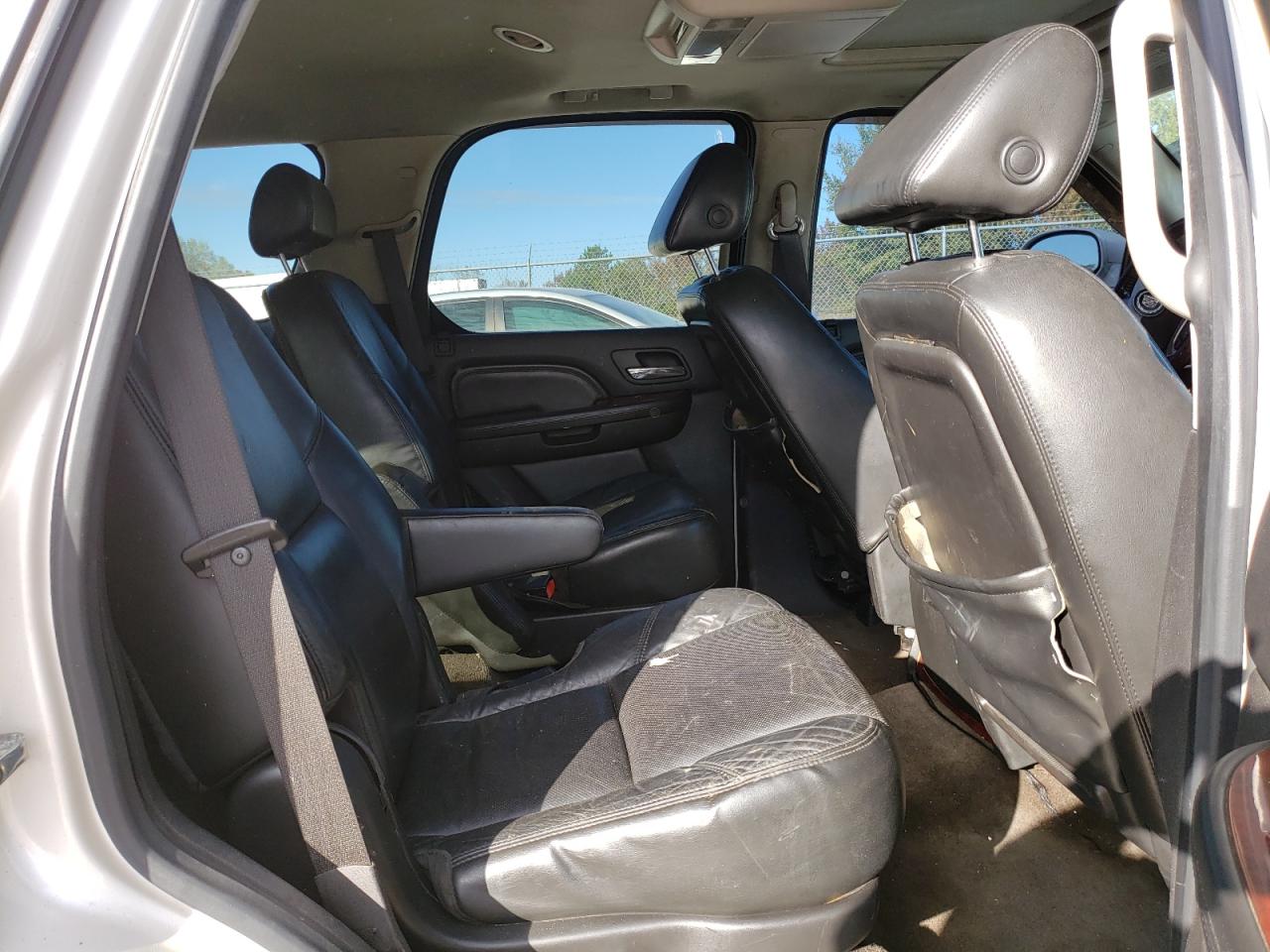 Cadillac Escalade Luxury Image 10