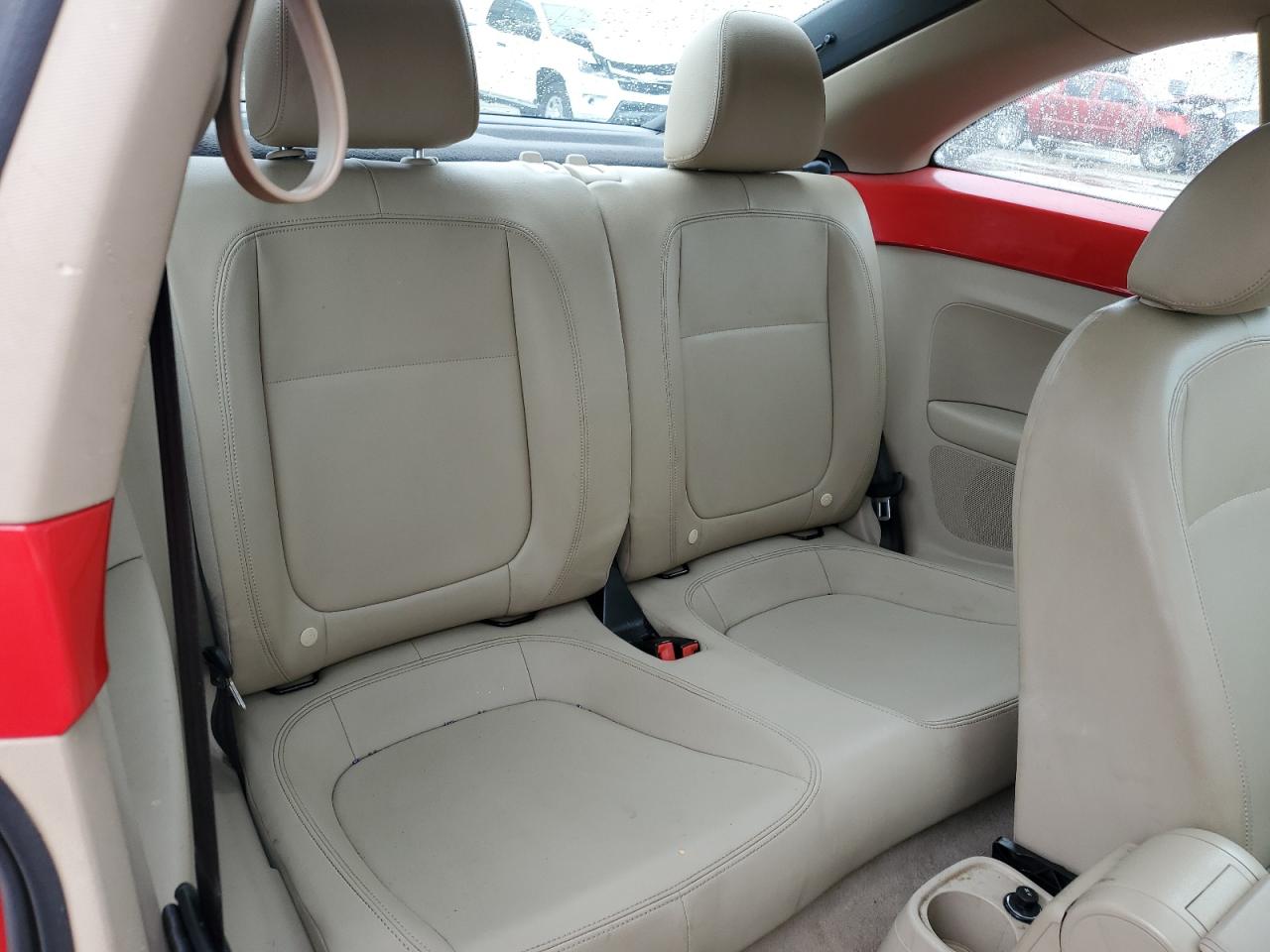 Volkswagen Beetle Image 2