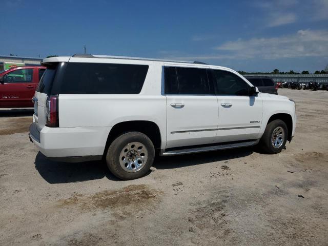 GMC Yukon Denali Image 10