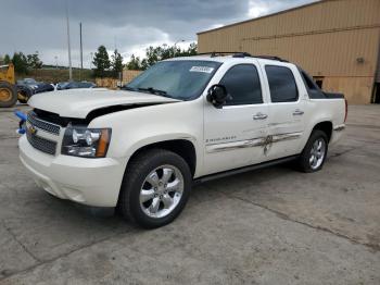  Salvage Chevrolet Avalanche