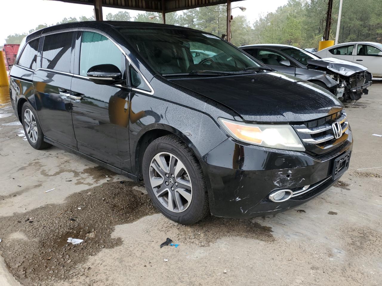Honda Odyssey Touring Image 2