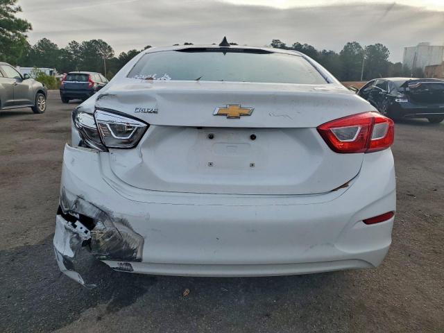 Chevrolet Cruze Ls Image 3