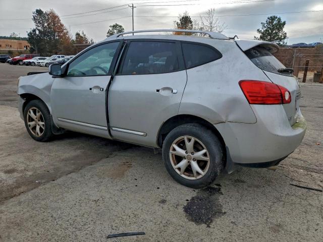 Nissan Rogue S Image 4