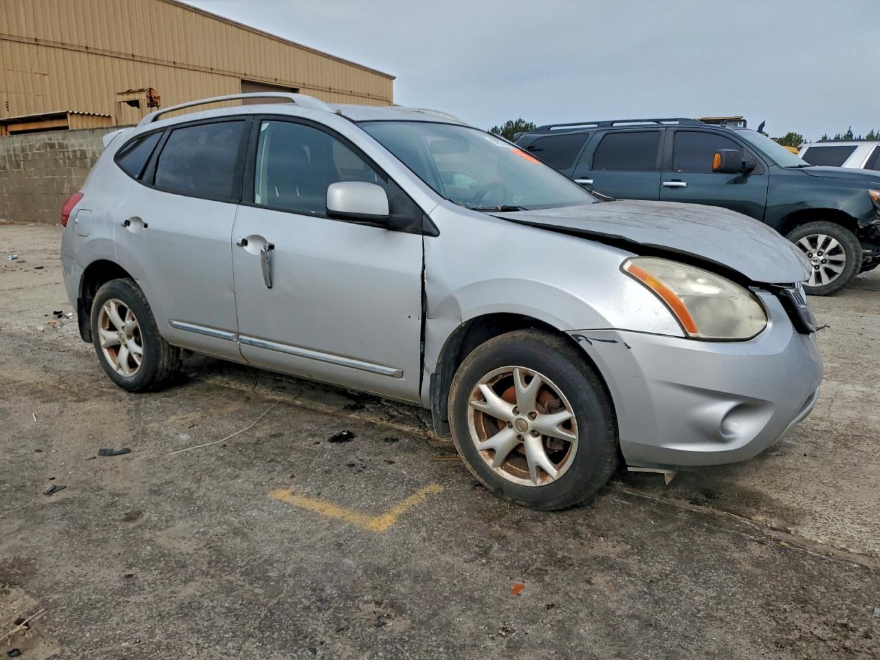 Nissan Rogue S Image 3
