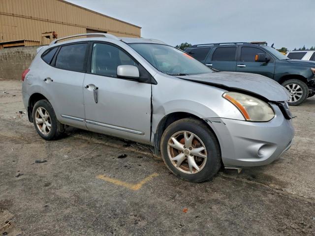 Nissan Rogue S Image 3