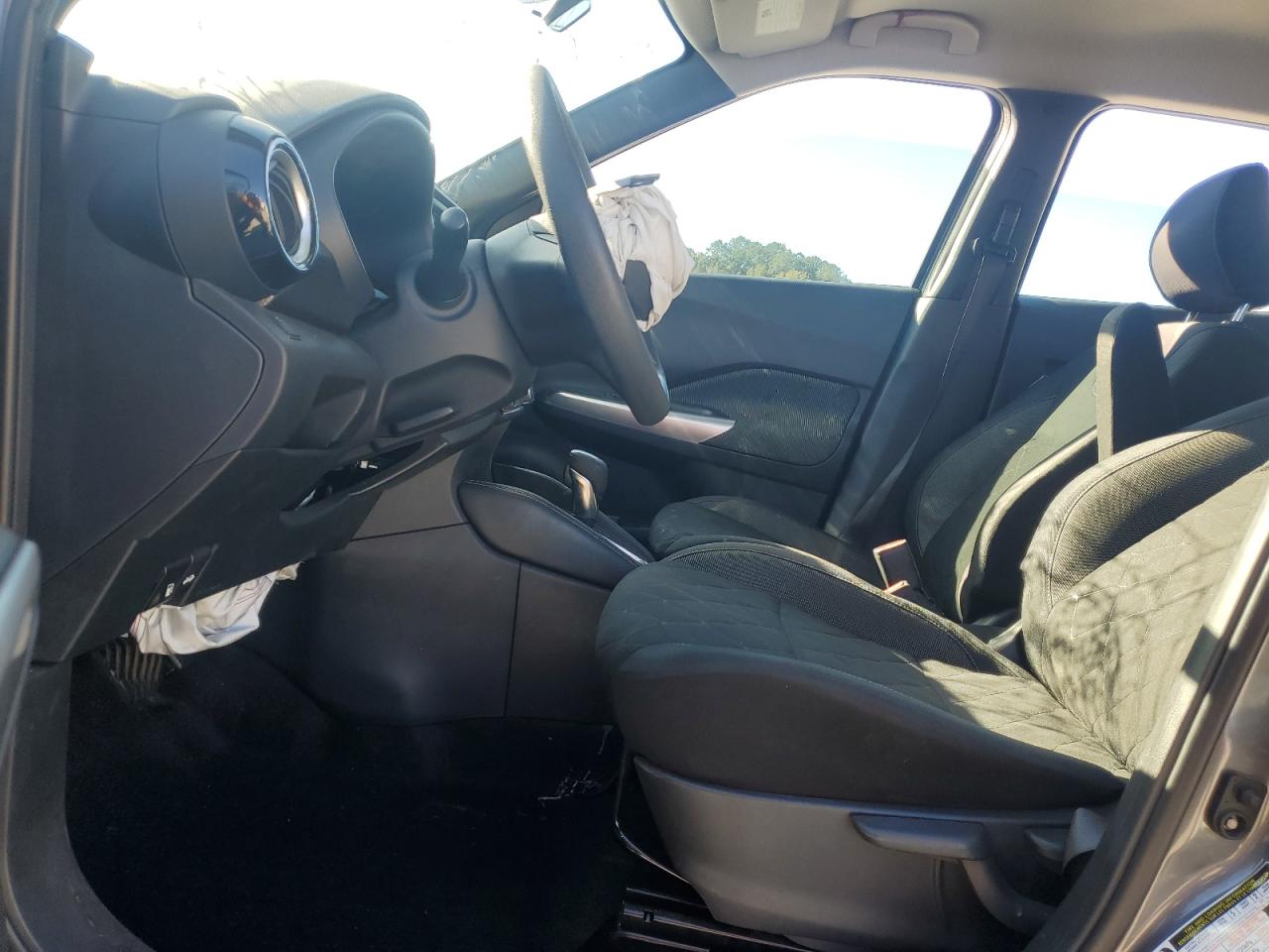 Nissan Kicks S Image 7