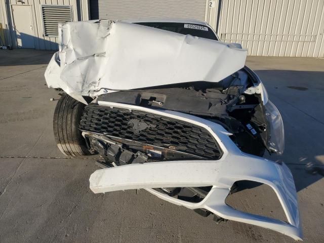 Ford Mustang Image 11