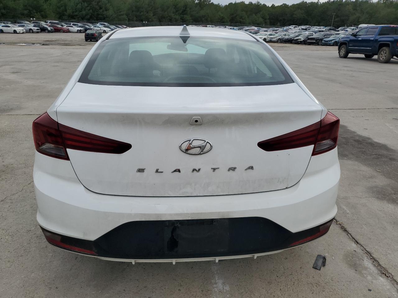 Hyundai ELANTRA Sel Image 6