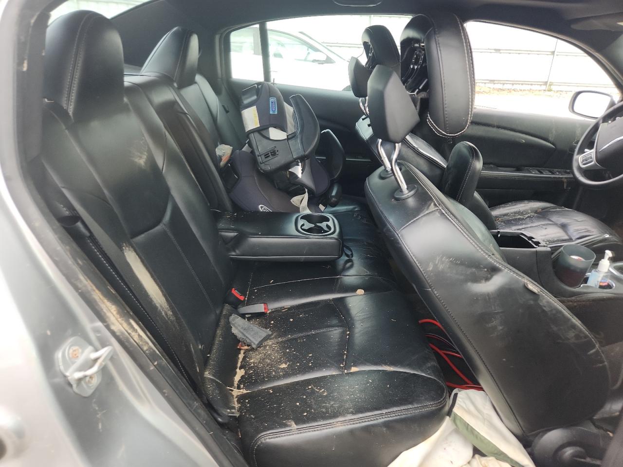 Chrysler 200 Limited Image 7