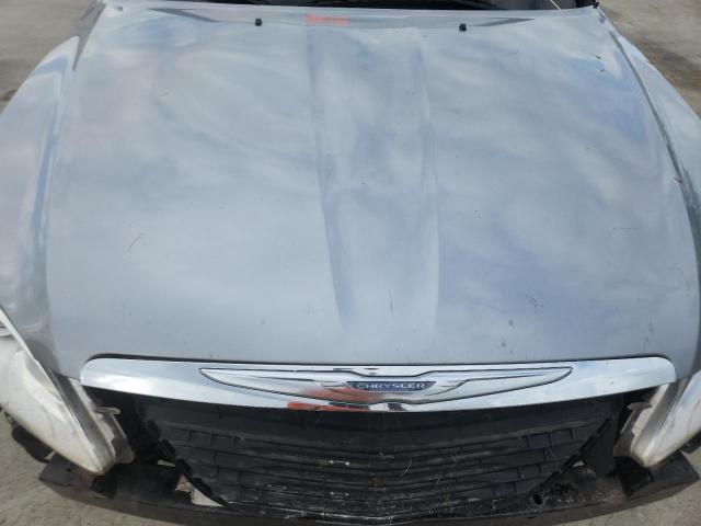 Chrysler 200 Limited Image 9