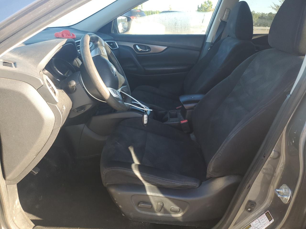 Nissan Rogue S Image 9