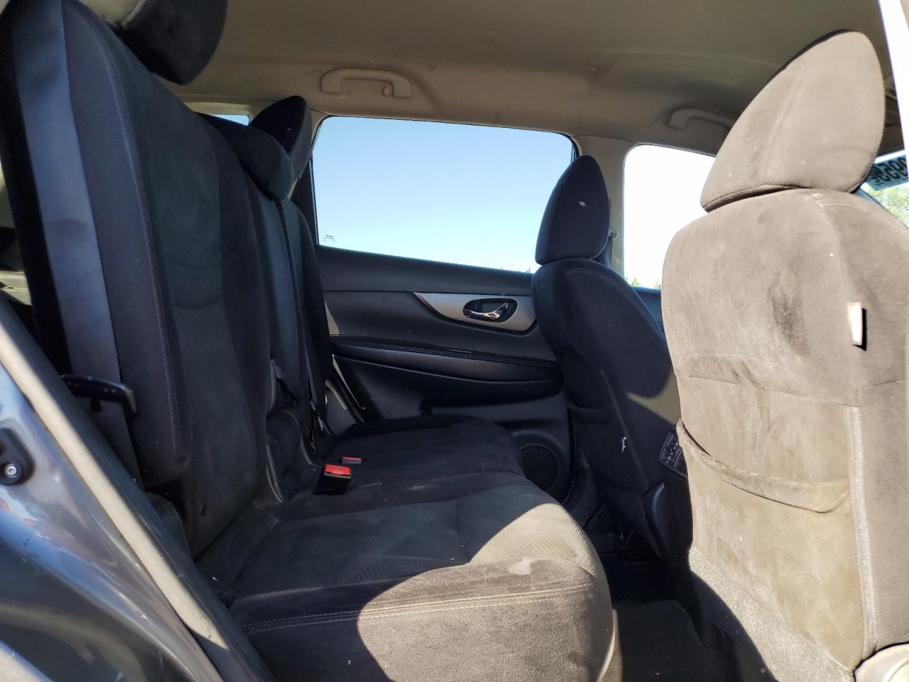 Nissan Rogue S Image 6