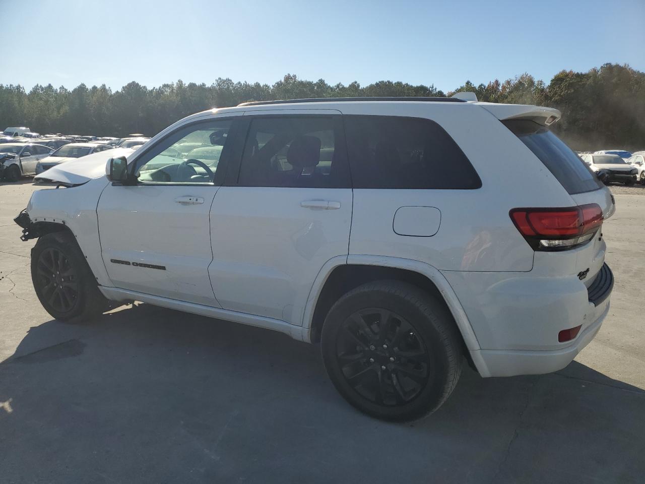 Jeep Grand Cherokee Laredo Image 3