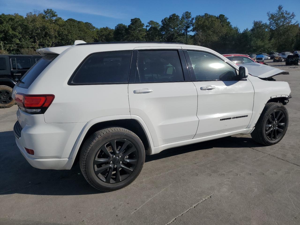 Jeep Grand Cherokee Laredo Image 13