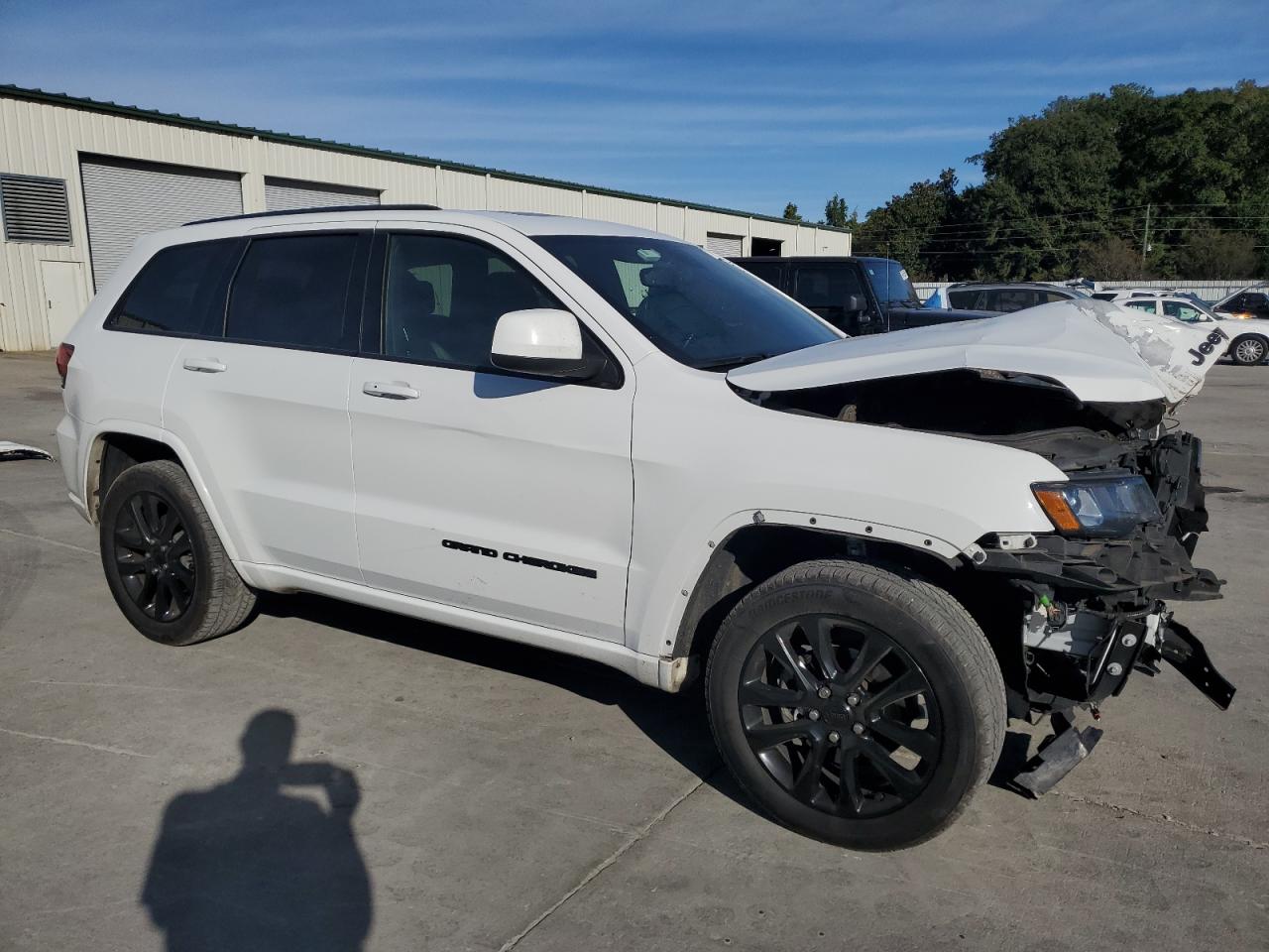 Jeep Grand Cherokee Laredo Image 8