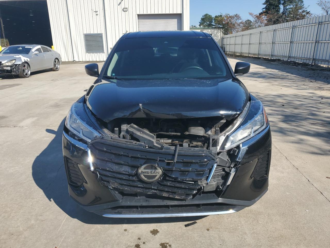 Nissan Kicks S Image 2