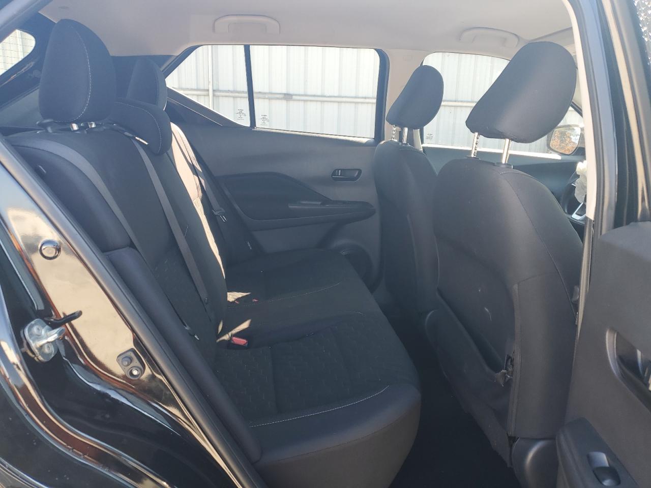 Nissan Kicks S Image 9